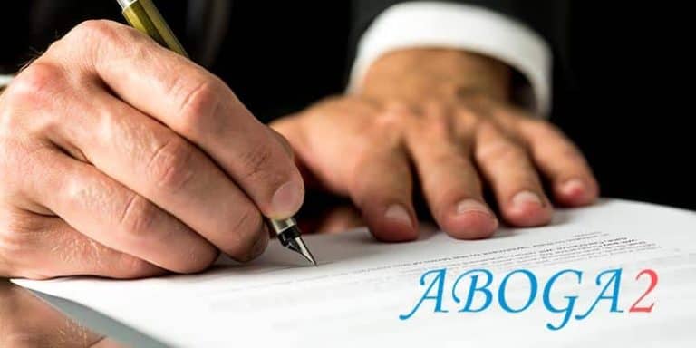 Firma de acuerdo sin asesoría legal en un proceso de separación o divorcio.