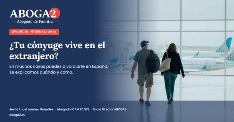 Pareja caminando por un aeropuerto: divorcio con el cónyuge en el extranjero